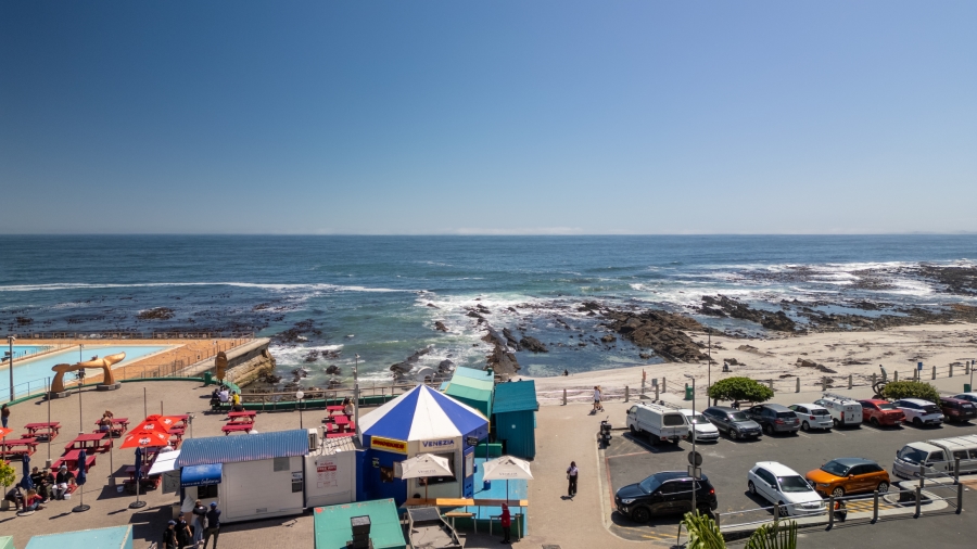 To Let 3 Bedroom Property for Rent in Sea Point Western Cape
